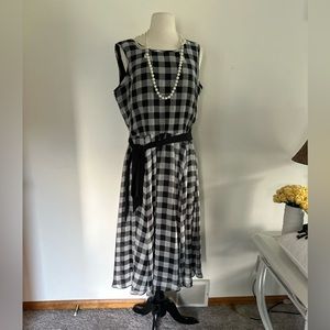Elegant black and white dress size 12.